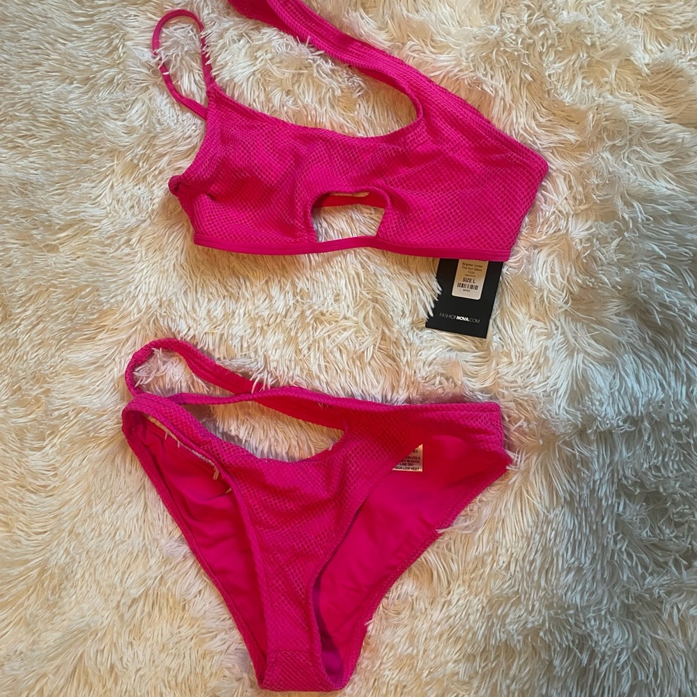 NWT neon pink cheeky bikini